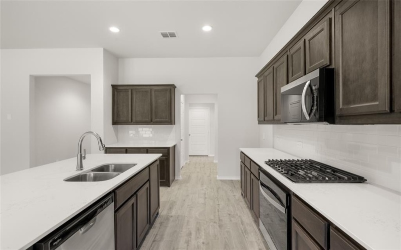 900 Granite, Azle, TX 76020, 4 Bedrooms Bedrooms, ,3 BathroomsBathrooms,Residential,For Sale,900 Granite,0,21053738