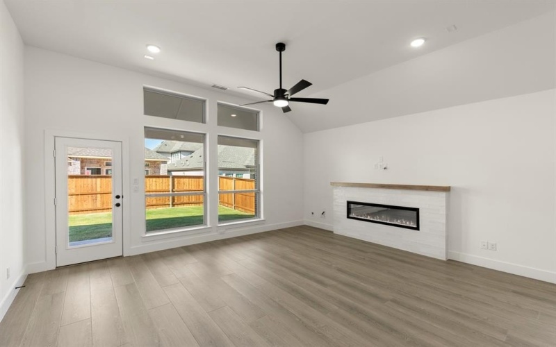 1031 Gracious Drive, Lucas, TX 75098, 4 Habitaciones Habitaciones , ,3 BañosBaños,Residential,En Venta,1031 Gracious Drive,0,21053799