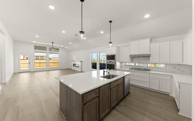 1031 Gracious Drive, Lucas, TX 75098, 4 Habitaciones Habitaciones , ,3 BañosBaños,Residential,En Venta,1031 Gracious Drive,0,21053799