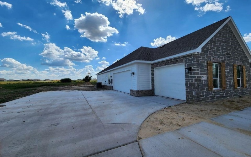 2312 Gypsum Street, Krum, TX 76249, 4 Bedrooms Bedrooms, ,3 BathroomsBathrooms,Residential,For Sale,2312 Gypsum Street,0,21054140