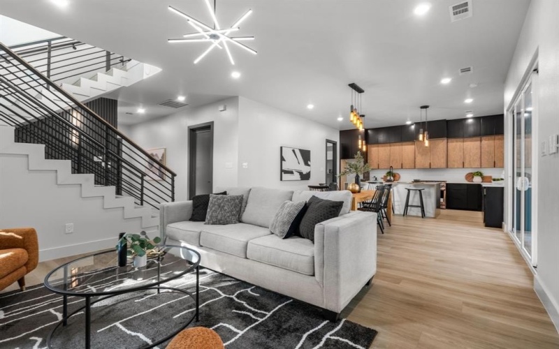 912 Brookwood, Dallas, TX 75224, 4 Habitaciones Habitaciones , ,3 BañosBaños,Residential,En Venta,912 Brookwood,0,21054429