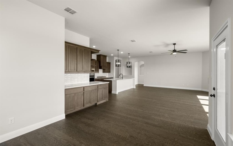 375 Paddle Boat, Granbury, TX 76049, 4 Habitaciones Habitaciones , ,2 BañosBaños,Residential,En Venta,375 Paddle Boat,0,21054645