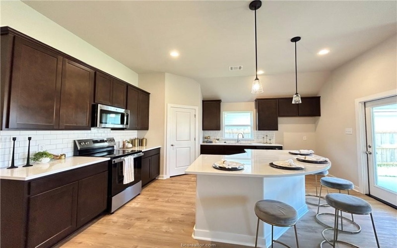 1935 Pinemont View Drive, Bryan, TX 77807, 3 Habitaciones Habitaciones , ,2 BañosBaños,Residential,En Venta,1935 Pinemont View Drive,0,25009711