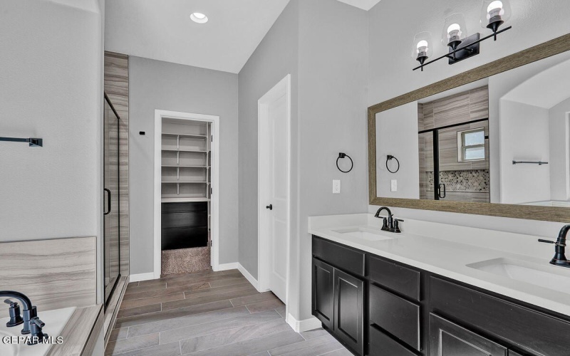 10701 Daryl Johnson Street, El Paso, TX 79924, 4 Habitaciones Habitaciones , ,3 BañosBaños,Residential,En Venta,10701 Daryl Johnson Street,0,929941