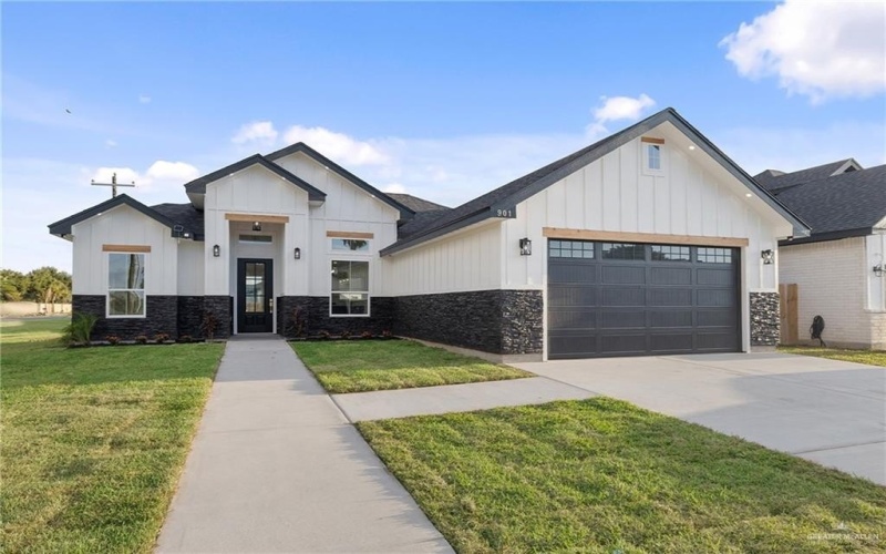 901 Milania Drive, La Feria, TX 78559, 3 Bedrooms Bedrooms, ,2 BathroomsBathrooms,Residential,For Sale,901 Milania Drive,0,480502