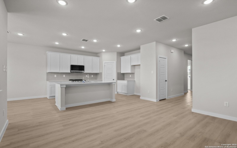 8103 CHAMPION CREEK, San Antonio, TX 78252, 3 Habitaciones Habitaciones , ,2 BañosBaños,Residential,En Venta,8103 CHAMPION CREEK,0,1899199