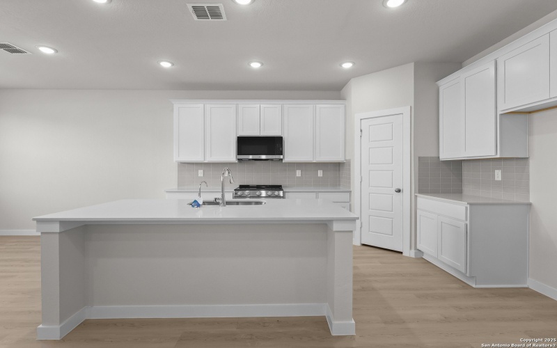 8103 CHAMPION CREEK, San Antonio, TX 78252, 3 Habitaciones Habitaciones , ,2 BañosBaños,Residential,En Venta,8103 CHAMPION CREEK,0,1899199