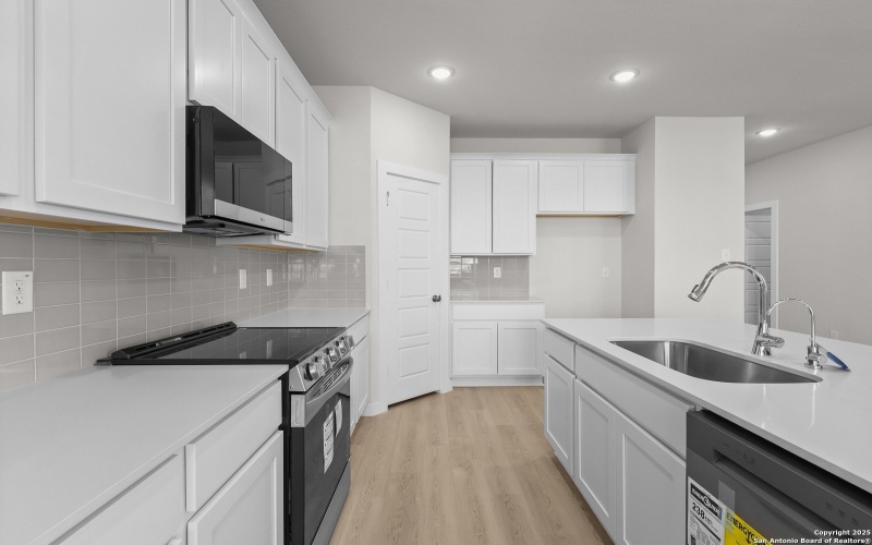 8103 CHAMPION CREEK, San Antonio, TX 78252, 3 Habitaciones Habitaciones , ,2 BañosBaños,Residential,En Venta,8103 CHAMPION CREEK,0,1899199