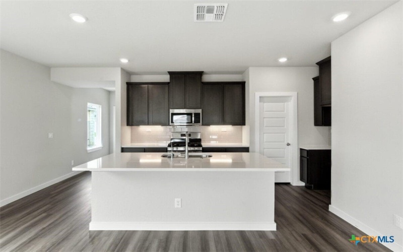983 Manger Lane, New Braunfels, TX 78130, 4 Bedrooms Bedrooms, ,3 BathroomsBathrooms,Residential,For Sale,983 Manger Lane,0,592158