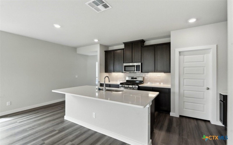 983 Manger Lane, New Braunfels, TX 78130, 4 Bedrooms Bedrooms, ,3 BathroomsBathrooms,Residential,For Sale,983 Manger Lane,0,592158
