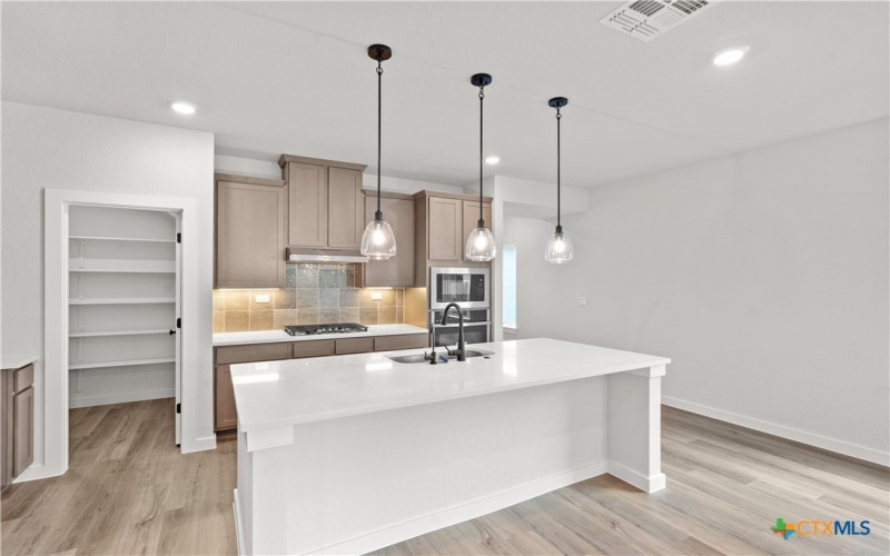 970 Manger Lane, New Braunfels, TX 78130, 4 Habitaciones Habitaciones , ,3 BañosBaños,Residential,En Venta,970 Manger Lane,0,592161