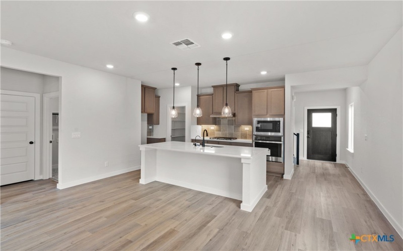 970 Manger Lane, New Braunfels, TX 78130, 4 Habitaciones Habitaciones , ,3 BañosBaños,Residential,En Venta,970 Manger Lane,0,592161