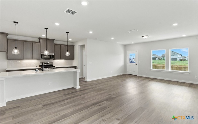 979 Manger Lane Lane, New Braunfels, TX 78130, 4 Habitaciones Habitaciones , ,5 BañosBaños,Residential,En Venta,979 Manger Lane Lane,0,592169