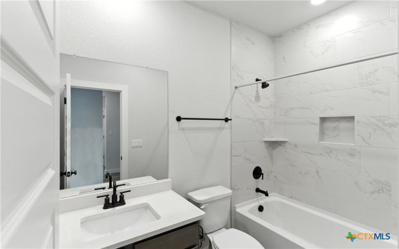 979 Manger Lane Lane, New Braunfels, TX 78130, 4 Habitaciones Habitaciones , ,5 BañosBaños,Residential,En Venta,979 Manger Lane Lane,0,592169