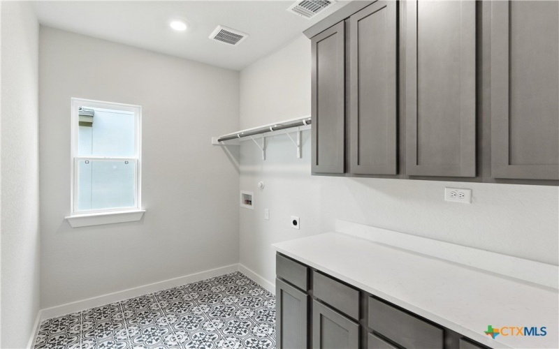979 Manger Lane Lane, New Braunfels, TX 78130, 4 Habitaciones Habitaciones , ,5 BañosBaños,Residential,En Venta,979 Manger Lane Lane,0,592169