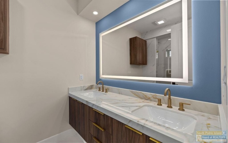 206 Atol St., South Padre Island, TX 78597, 5 Bedrooms Bedrooms, ,5 BathroomsBathrooms,Residential,For Sale,206 Atol St.,0,104267