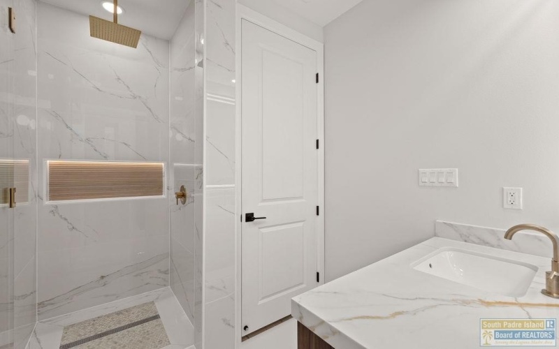 206 Atol St., South Padre Island, TX 78597, 5 Bedrooms Bedrooms, ,5 BathroomsBathrooms,Residential,For Sale,206 Atol St.,0,104267