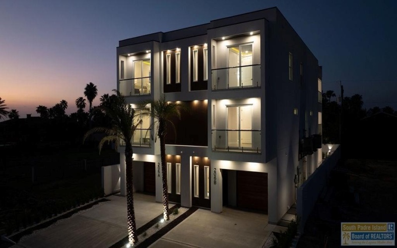 206 Atol St., South Padre Island, TX 78597, 5 Bedrooms Bedrooms, ,5 BathroomsBathrooms,Residential,For Sale,206 Atol St.,0,104267