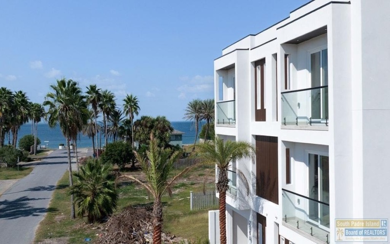 206 Atol St., South Padre Island, TX 78597, 5 Bedrooms Bedrooms, ,5 BathroomsBathrooms,Residential,For Sale,206 Atol St.,0,104267