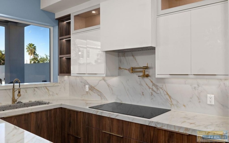 206 Atol St., South Padre Island, TX 78597, 5 Bedrooms Bedrooms, ,5 BathroomsBathrooms,Residential,For Sale,206 Atol St.,0,104267