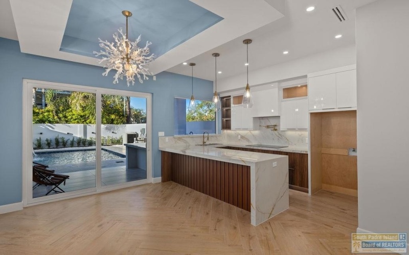 206 Atol St., South Padre Island, TX 78597, 5 Bedrooms Bedrooms, ,5 BathroomsBathrooms,Residential,For Sale,206 Atol St.,0,104267