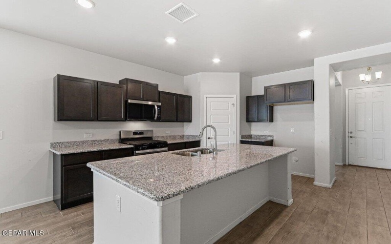 717 Paseo Clasico Street, Horizon City, TX 79928, 4 Habitaciones Habitaciones , ,2 BañosBaños,Residential,En Venta,717 Paseo Clasico Street,0,928130