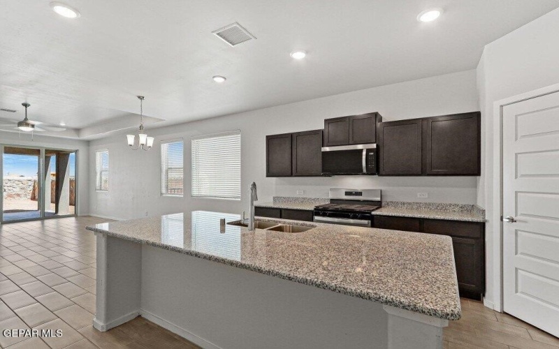 717 Paseo Clasico Street, Horizon City, TX 79928, 4 Habitaciones Habitaciones , ,2 BañosBaños,Residential,En Venta,717 Paseo Clasico Street,0,928130