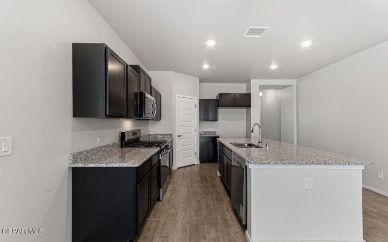 717 Paseo Clasico Street, Horizon City, TX 79928, 4 Habitaciones Habitaciones , ,2 BañosBaños,Residential,En Venta,717 Paseo Clasico Street,0,928130