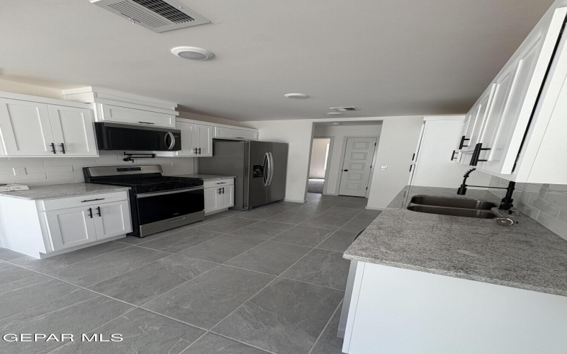 15032 Ambition Avenue, El Paso, TX 79938, 4 Habitaciones Habitaciones , ,3 BañosBaños,Residential,En Venta,15032 Ambition Avenue,0,928545