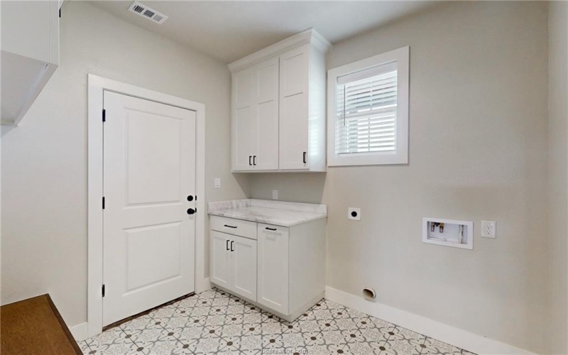 5616 Mill Water Court, Bryan, TX 77808, 4 Bedrooms Bedrooms, ,3 BathroomsBathrooms,Residential,For Sale,5616 Mill Water Court,24015205