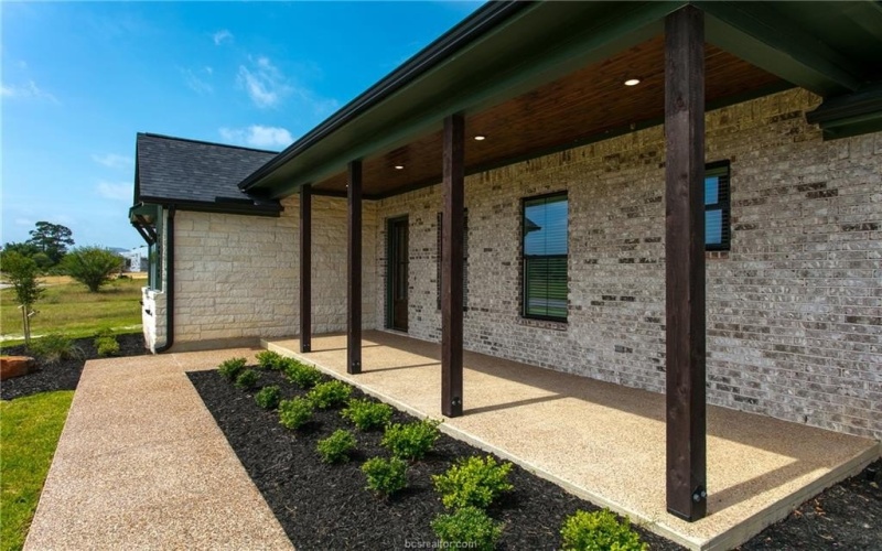 5616 Mill Water Court, Bryan, TX 77808, 4 Bedrooms Bedrooms, ,3 BathroomsBathrooms,Residential,For Sale,5616 Mill Water Court,24015205