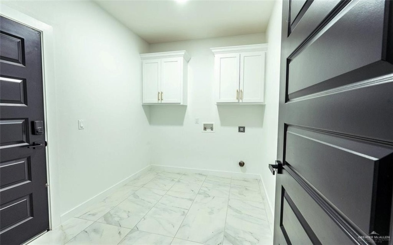 402 N 30th Street, Hidalgo, TX 78557, 3 Bedrooms Bedrooms, ,2 BathroomsBathrooms,Residential,For Sale,402 N 30th Street,0,480455
