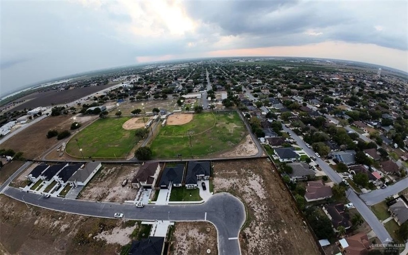 402 N 30th Street, Hidalgo, TX 78557, 3 Habitaciones Habitaciones , ,2 BañosBaños,Residential,En Venta,402 N 30th Street,0,480455