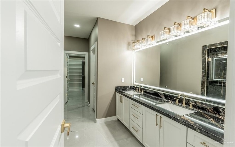 401 N 30th Street, Hidalgo, TX 78557, 4 Bedrooms Bedrooms, ,2 BathroomsBathrooms,Residential,For Sale,401 N 30th Street,0,480457