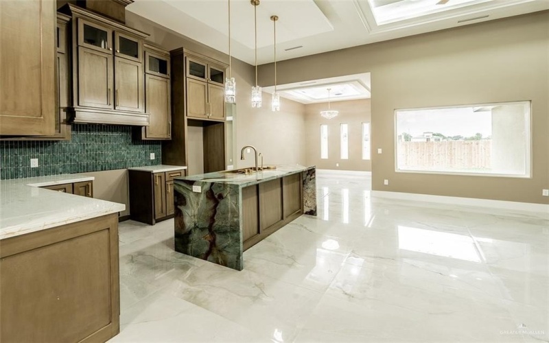401 N 30th Street, Hidalgo, TX 78557, 4 Bedrooms Bedrooms, ,2 BathroomsBathrooms,Residential,For Sale,401 N 30th Street,0,480457