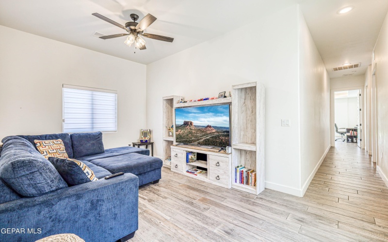 5620 River Run Street, El Paso, TX 79932, 4 Habitaciones Habitaciones , ,3 BañosBaños,Residential,En Venta,5620 River Run Street,0,927613
