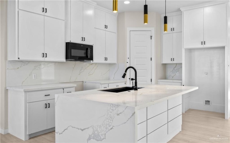 5808 N Playa Del Sol Street, Edinburg, TX 78542, 3 Bedrooms Bedrooms, ,2 BathroomsBathrooms,Residential,For Sale,5808 N Playa Del Sol Street,0,480571