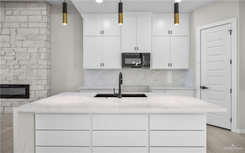 5808 N Playa Del Sol Street, Edinburg, TX 78542, 3 Bedrooms Bedrooms, ,2 BathroomsBathrooms,Residential,For Sale,5808 N Playa Del Sol Street,0,480571