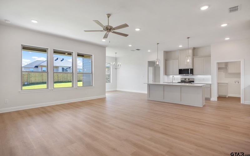 288 August Drive, Bullard, TX 75757, 3 Habitaciones Habitaciones , ,2 BañosBaños,Residential,En Venta,288 August Drive,0,25013638