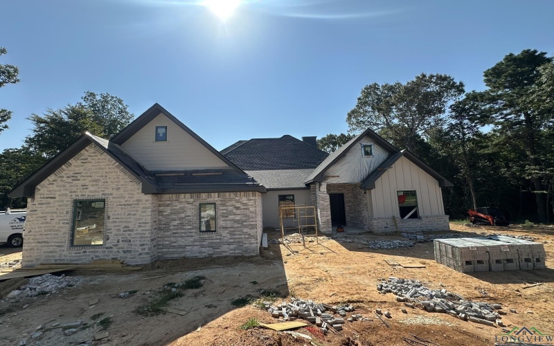 190 Thorn Briar Trail, Longview, TX 75602, 4 Bedrooms Bedrooms, ,3 BathroomsBathrooms,Residential,For Sale,190 Thorn Briar Trail,0,20256206