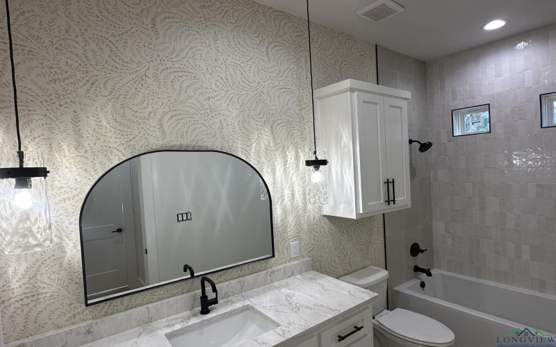 190 Thorn Briar Trail, Longview, TX 75602, 4 Habitaciones Habitaciones , ,3 BañosBaños,Residential,En Venta,190 Thorn Briar Trail,0,20256206