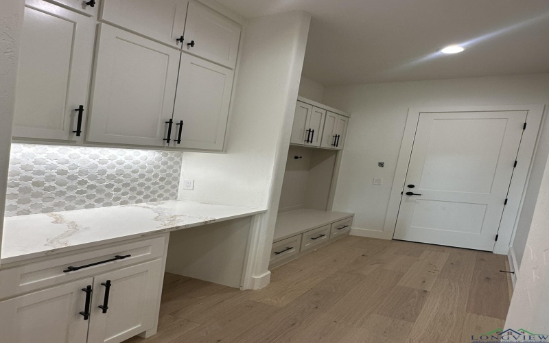 190 Thorn Briar Trail, Longview, TX 75602, 4 Habitaciones Habitaciones , ,3 BañosBaños,Residential,En Venta,190 Thorn Briar Trail,0,20256206