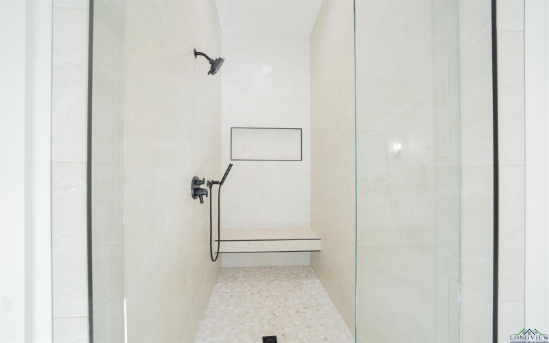 190 Thorn Briar Trail, Longview, TX 75602, 4 Bedrooms Bedrooms, ,3 BathroomsBathrooms,Residential,For Sale,190 Thorn Briar Trail,0,20256206