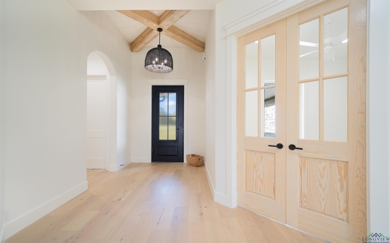 190 Thorn Briar Trail, Longview, TX 75602, 4 Bedrooms Bedrooms, ,3 BathroomsBathrooms,Residential,For Sale,190 Thorn Briar Trail,0,20256206