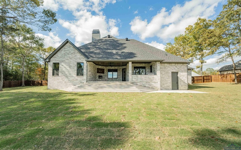 190 Thorn Briar Trail, Longview, TX 75602, 4 Bedrooms Bedrooms, ,3 BathroomsBathrooms,Residential,For Sale,190 Thorn Briar Trail,0,20256206