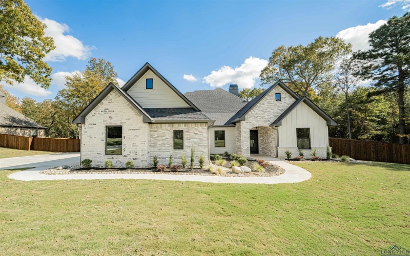 190 Thorn Briar Trail, Longview, TX 75602, 4 Bedrooms Bedrooms, ,3 BathroomsBathrooms,Residential,For Sale,190 Thorn Briar Trail,0,20256206