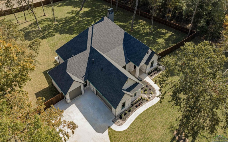 190 Thorn Briar Trail, Longview, TX 75602, 4 Bedrooms Bedrooms, ,3 BathroomsBathrooms,Residential,For Sale,190 Thorn Briar Trail,0,20256206