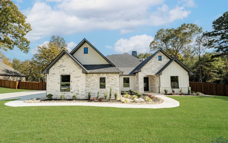 190 Thorn Briar Trail, Longview, TX 75602, 4 Bedrooms Bedrooms, ,3 BathroomsBathrooms,Residential,For Sale,190 Thorn Briar Trail,0,20256206