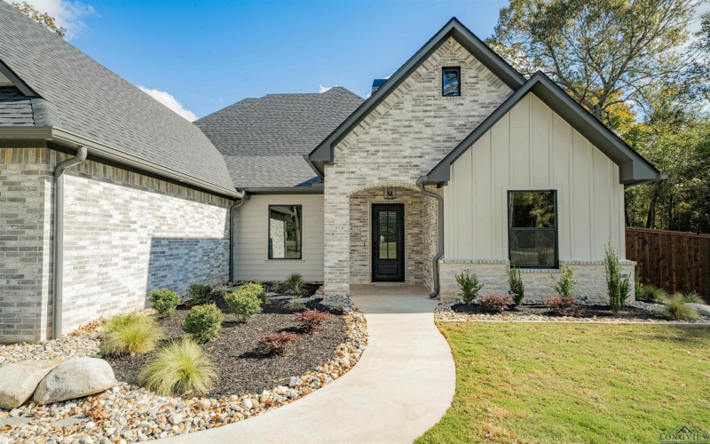 190 Thorn Briar Trail, Longview, TX 75602, 4 Bedrooms Bedrooms, ,3 BathroomsBathrooms,Residential,For Sale,190 Thorn Briar Trail,0,20256206