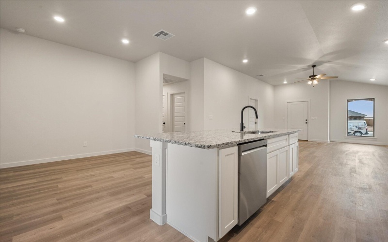 2023 Cottonwood Avenue, Wolfforth, TX 79382, 3 Habitaciones Habitaciones , ,2 BañosBaños,Residential,En Venta,2023 Cottonwood Avenue,0,202560228
